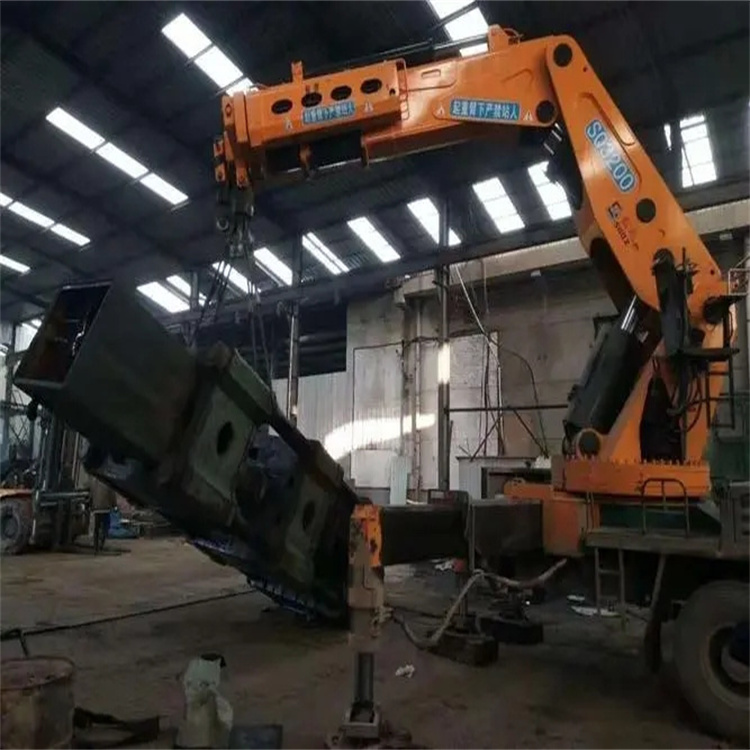 甘孜130吨折臂吊车出租吊机租赁附近电话